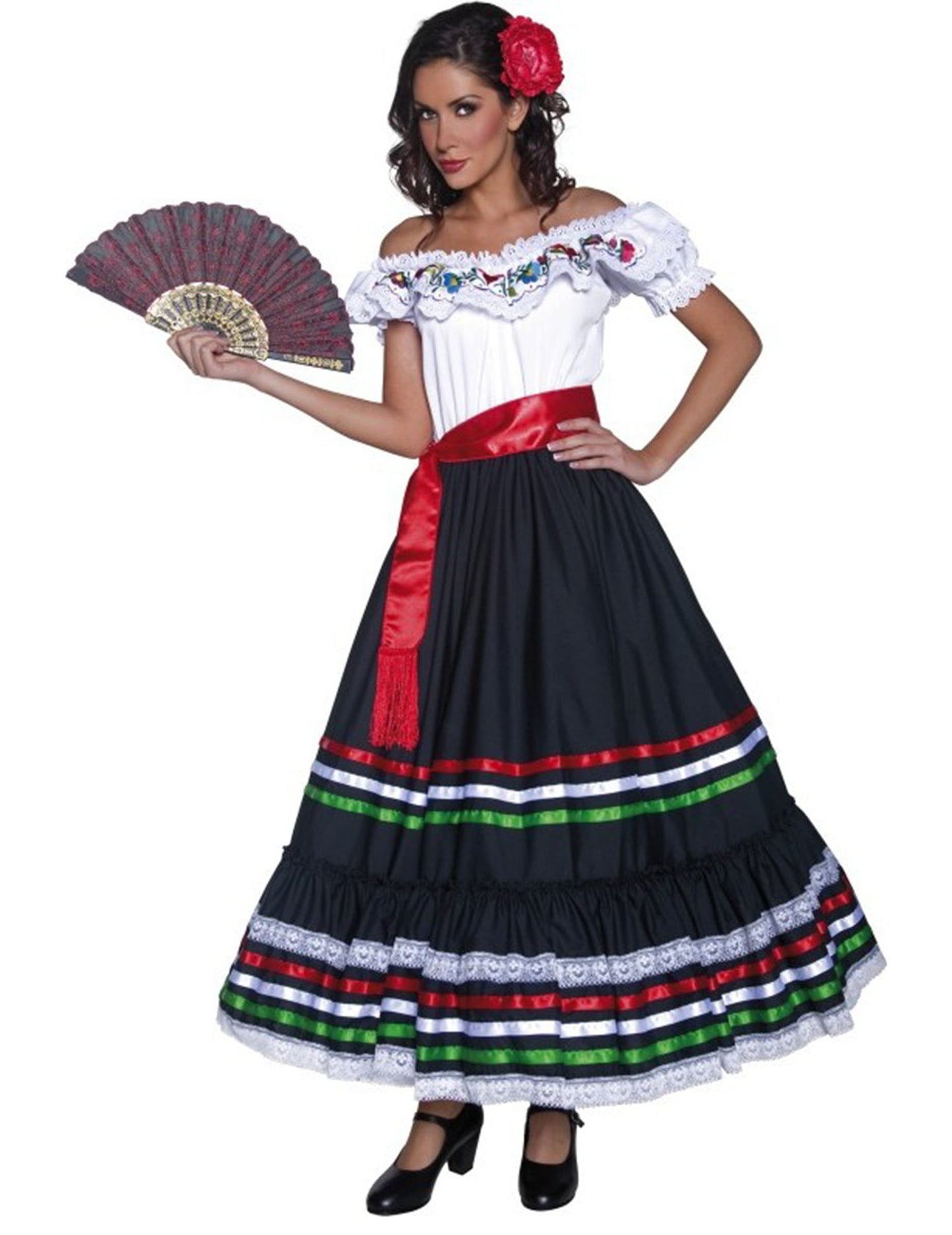 Femeie cu costum de dansatoare mexicană