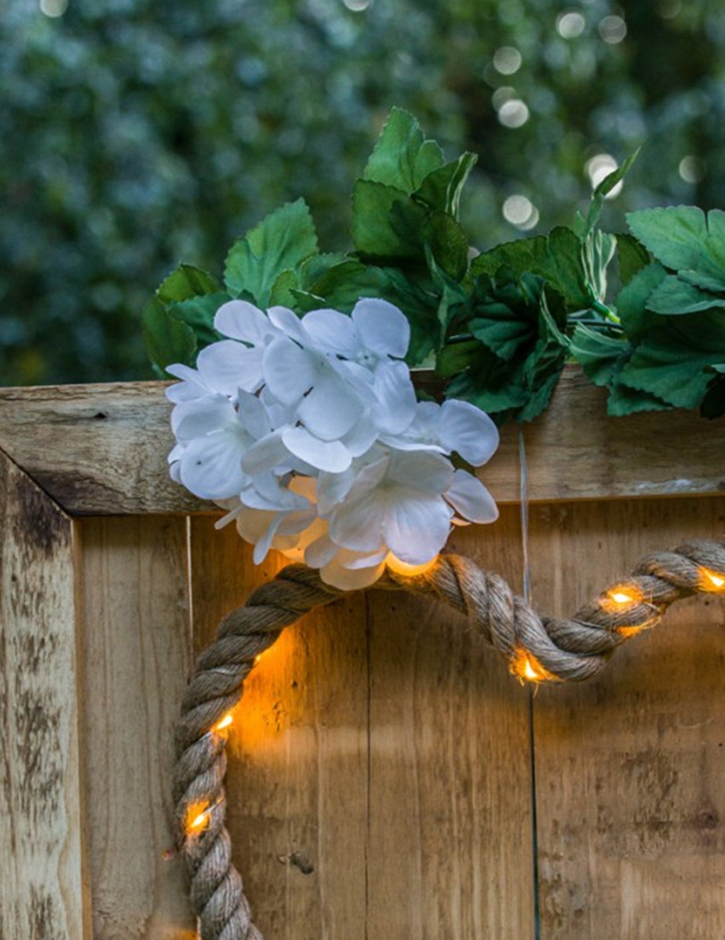 Garland de flori albe Hydrangea 220 cm