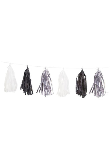 Tassel Garland 15 Pompomuri de argint, alb -negru 2,74 m